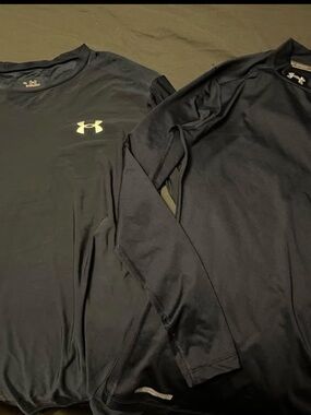 Under Armour women Long Sleeve Performance Shirt -navy with softball pants small